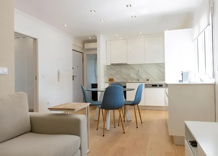 The Modern 1385 Apartment Batalha