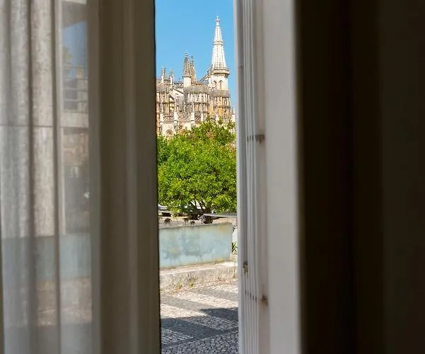 The Modern 1385 Apartment *