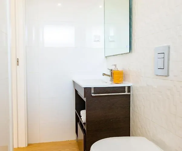 The Modern 1385 Apartment Batalha